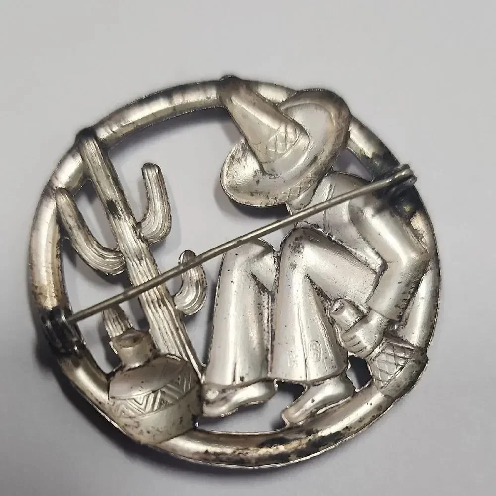 Vintage Sterling Silver Round Mexican Wanderer W/ Cactus Pin Brooch
